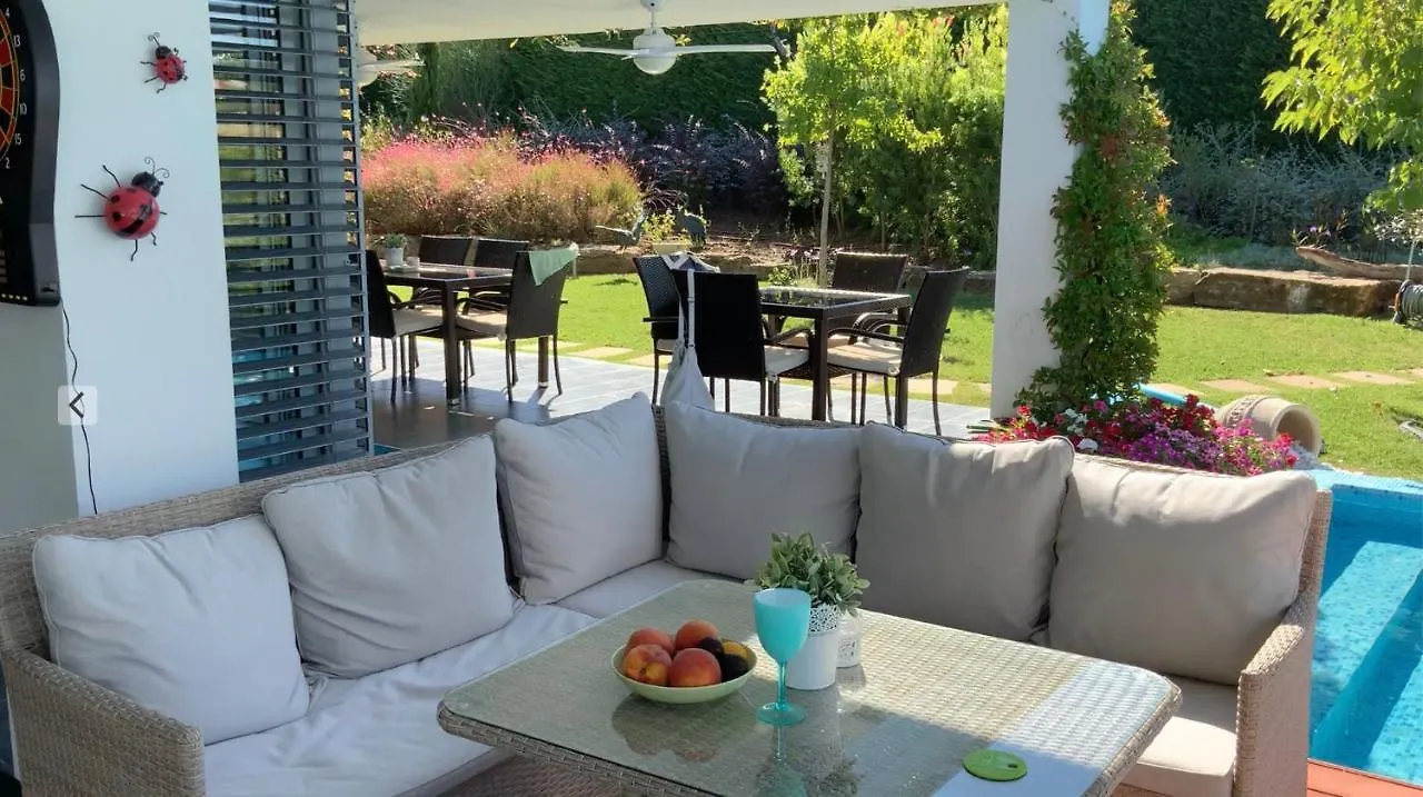 Sea Breeze Villa At Sani Sani